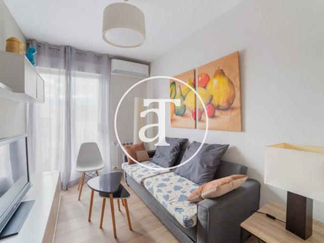 Appartement de 1 chambre à louer temporairement avec dressing et balcon dans le quartier de Latina